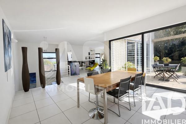 Maison à vendre 7 pièces 237 m² Nîmes