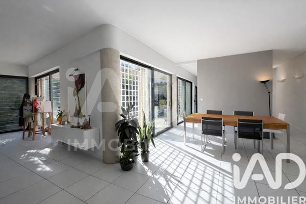 Maison à vendre 7 pièces 237 m² Nîmes