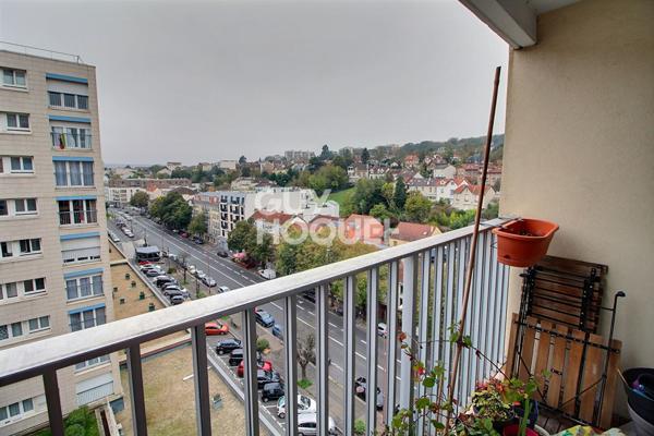 Chaville coeur de ville appartement 4 pièces, 3 chambres traversant vue dégagée