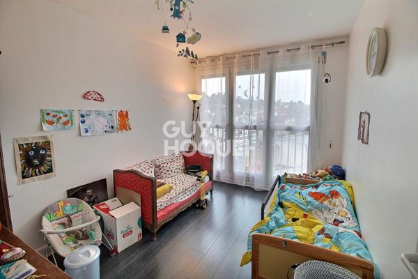 Chaville coeur de ville appartement 4 pièces, 3 chambres traversant vue dégagée