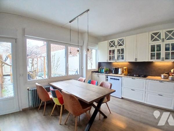 Maison de ville 3ch 82m²  + un studio avec ch et sdb en dépendance de 20m² sur SOMAIN