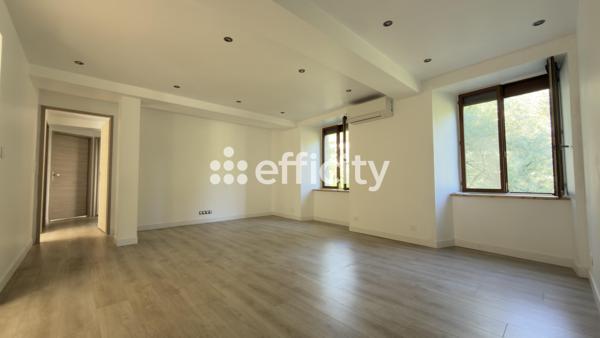 Appartement
         4 pièces
        - 95 m² 179 000 € *