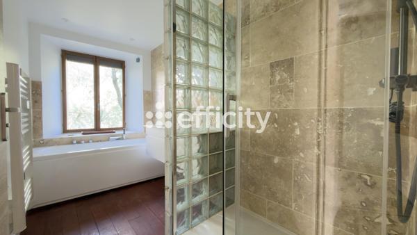 Appartement
         4 pièces
        - 95 m² 179 000 € *