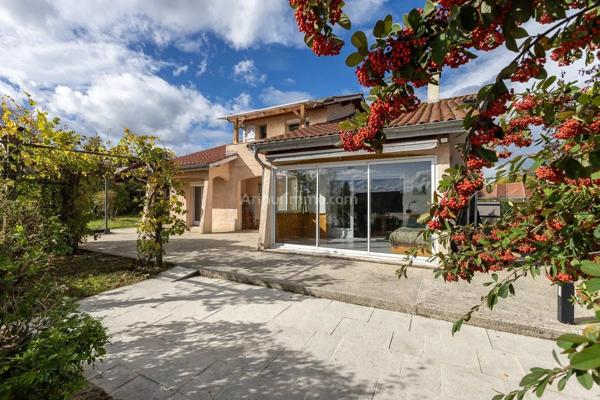 Vente Maison 7 pièces 177 m2 à Morestel