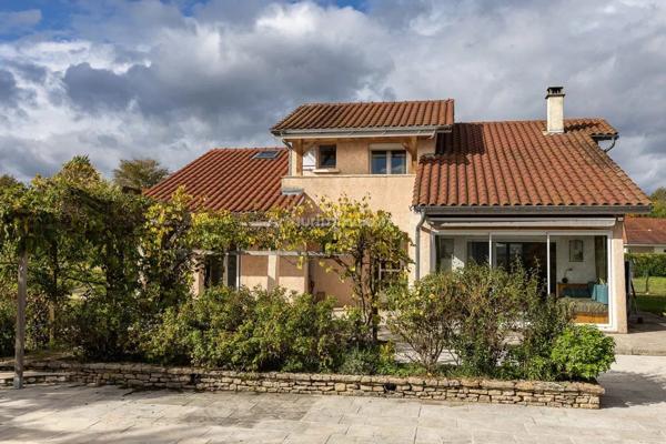 Vente Maison 7 pièces 177 m2 à Morestel