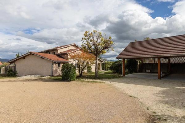 Vente Maison 7 pièces 177 m2 à Morestel