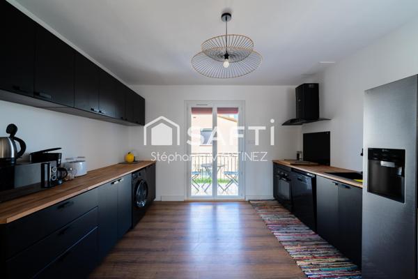 SAINT-CYPRIEN – Ensemble immobilier de standing composé de 3 appartements indépendants avec piscines privatives