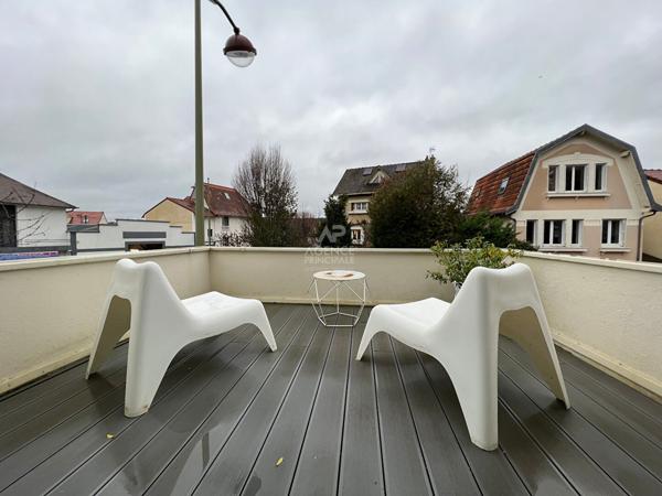 "Versailles Glatigny" Très Jolie Maison meublée de 3 pièces avec terrasse et remise !

Loyer 1 394.12 €/mois charges comprises **

- Ref : 20225