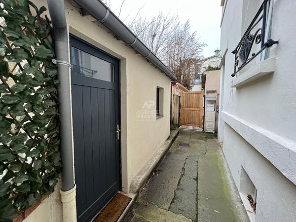 "Versailles Glatigny" Très Jolie Maison meublée de 3 pièces avec terrasse et remise !

Loyer 1 394.12 €/mois charges comprises **

- Ref : 20225
