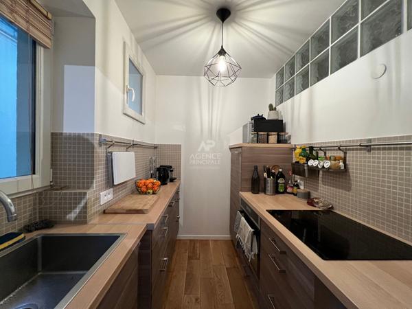 "Versailles Glatigny" Très Jolie Maison meublée de 3 pièces avec terrasse et remise !

Loyer 1 394.12 €/mois charges comprises **

- Ref : 20225
