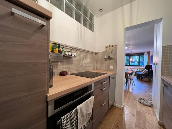 "Versailles Glatigny" Très Jolie Maison meublée de 3 pièces avec terrasse et remise !

Loyer 1 394.12 €/mois charges comprises **

- Ref : 20225