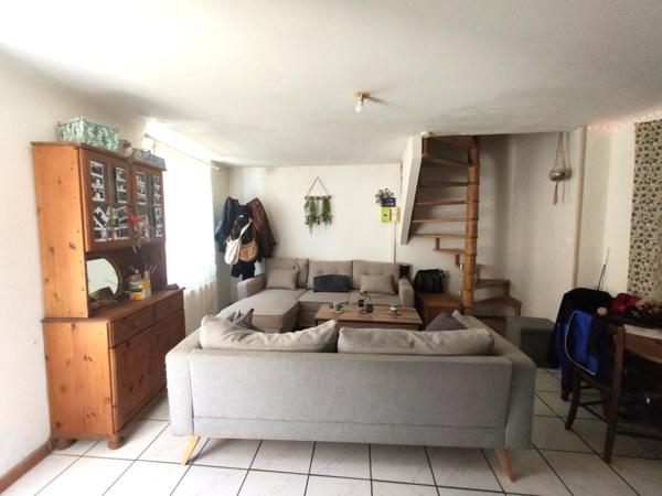 Ensemble immobilier en coeur de ville comprenant 5 logements