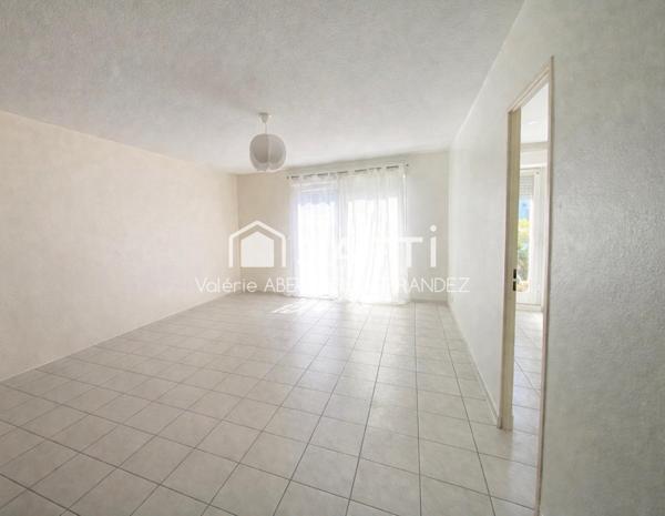 Appartement / Villa 3 pièces avec jardinet et 2 parkings