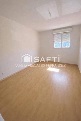 Appartement / Villa 3 pièces avec jardinet et 2 parkings