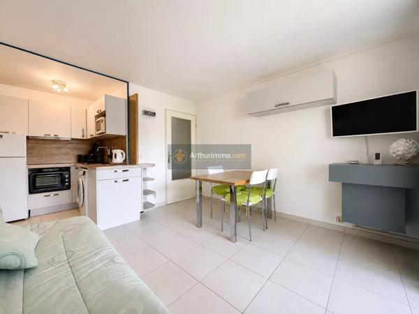 Vente                                                      Appartement
                        
                     2 pièces                      32 m2                     à Fréjus