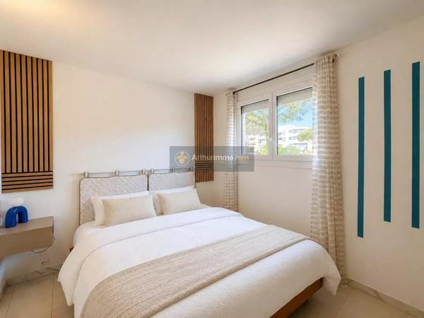 Vente                                                      Appartement
                        
                     2 pièces                      32 m2                     à Fréjus
