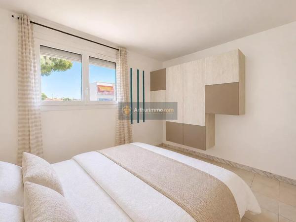 Vente                                                      Appartement
                        
                     2 pièces                      32 m2                     à Fréjus