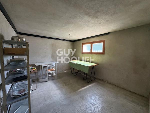 Maison des années 70 avec fort potentiel de rénovation sur un terrain de 1 006 m²