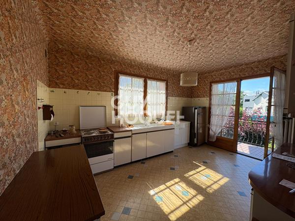 Maison des années 70 avec fort potentiel de rénovation sur un terrain de 1 006 m²