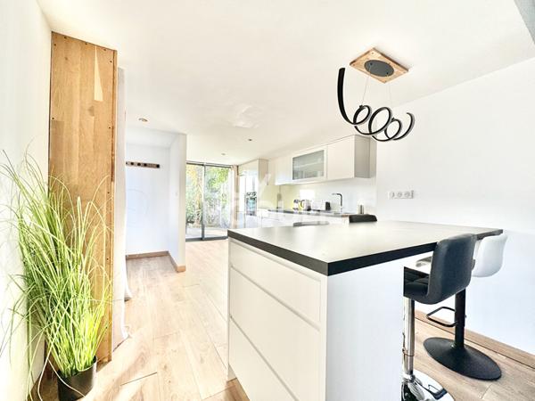 Maison rénovée avec un emplacement privilégié à moins de 100m des commodités