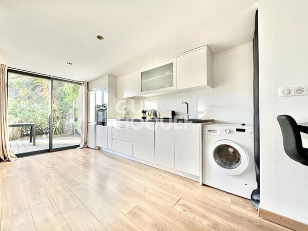 Maison rénovée avec un emplacement privilégié à moins de 100m des commodités