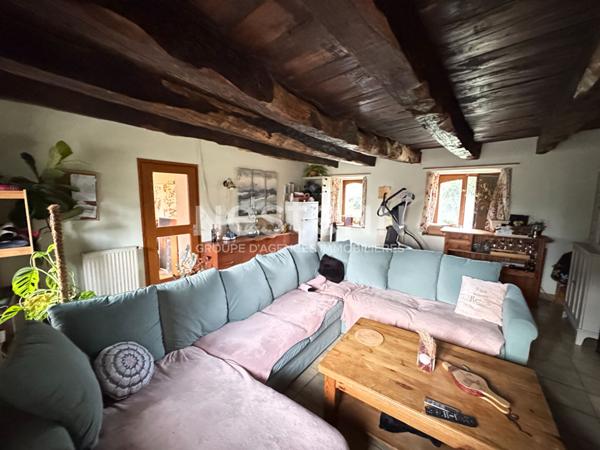 Ensemble immobilier avec une maison principale et un logement locatif à vendre à Moustoir-Remungol