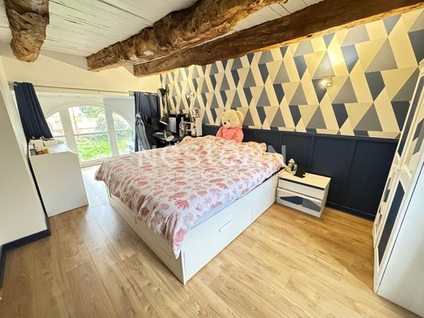 Ensemble immobilier avec une maison principale et un logement locatif à vendre à Moustoir-Remungol