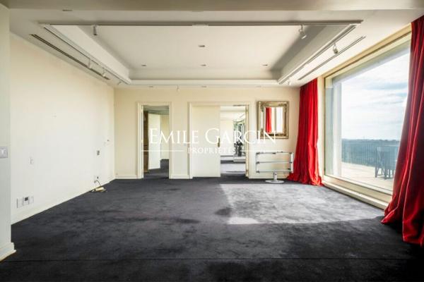 Appartement Victoria 5 pièce(s) 1725.87 m2 + terrasses
