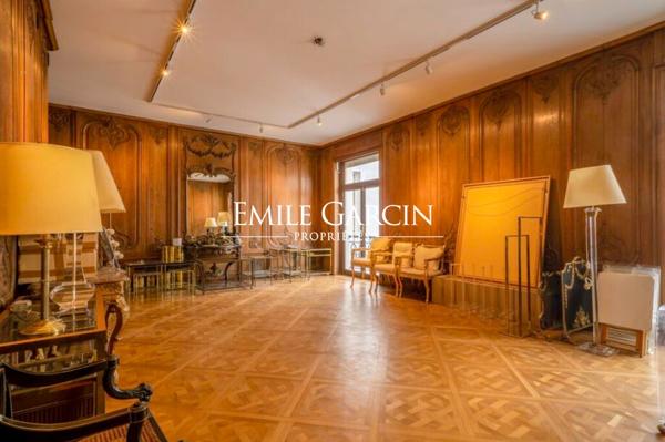 Appartement Victoria 5 pièce(s) 1725.87 m2 + terrasses
