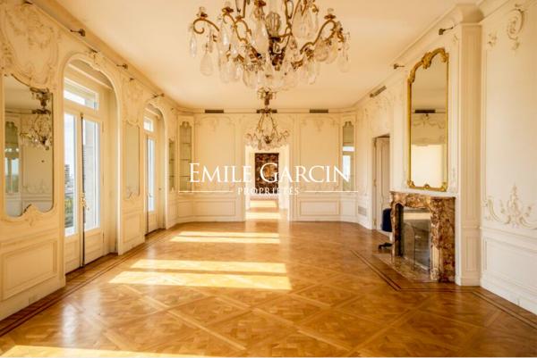 Appartement Victoria 5 pièce(s) 1725.87 m2 + terrasses