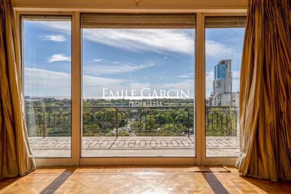 Appartement Victoria 5 pièce(s) 1725.87 m2 + terrasses