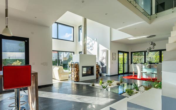 Maison à vendre    6 pièces • 209,85 m2 Chessy