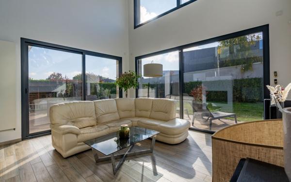 Maison à vendre    6 pièces • 209,85 m2 Chessy