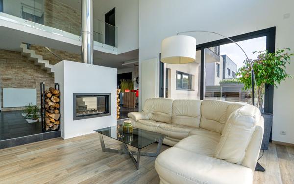 Maison à vendre    6 pièces • 209,85 m2 Chessy