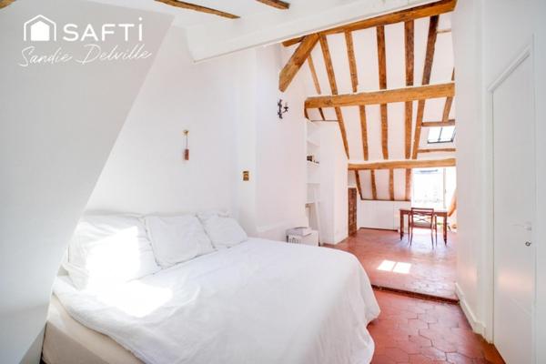 Île Saint-Louis- T2- 60m² au sol -39m² dernier étage