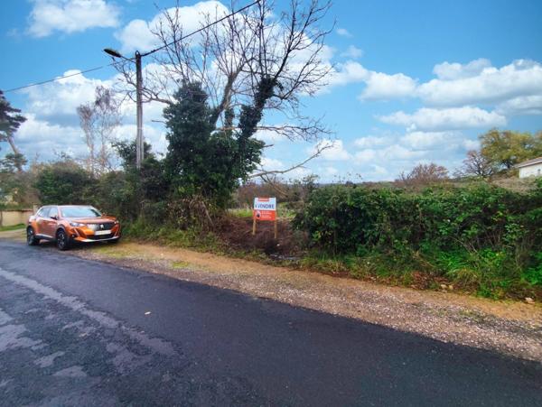 EXCLUSIVITE / Beau terrain / 907 m2 / 63160 Glaine Montaigut