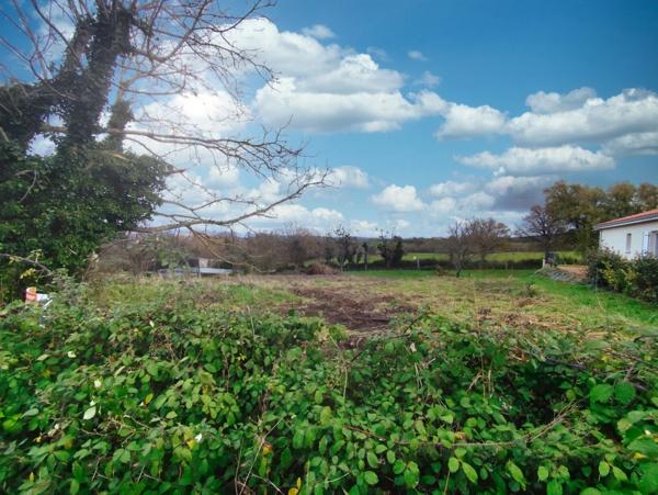 EXCLUSIVITE / Beau terrain / 907 m2 / 63160 Glaine Montaigut