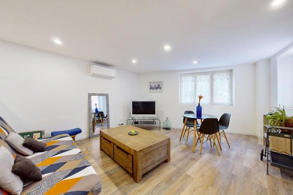 Grand studio rénové - 40m2 avec coin nuit en plein centre de La Napoule