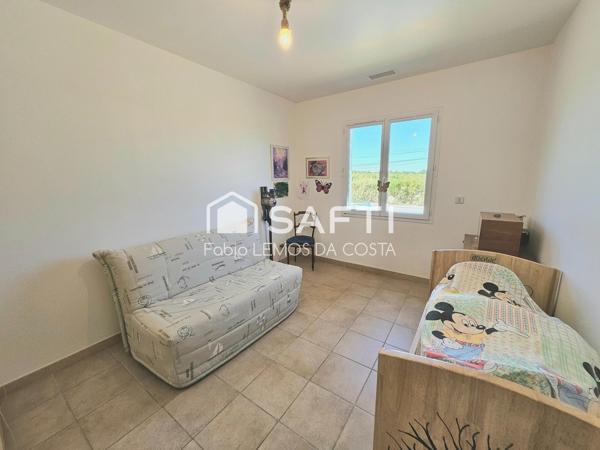 VILLA DE PLAN PIED PROCHE TOUS COMMERCES