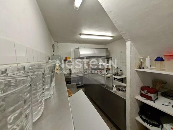Murs Commerciaux Avec Maison Familiale Et Terrain