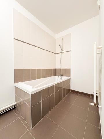 T4 de 100 m2 avec terrasse, ascenseur et garage. Vous serez aussi intéressé par