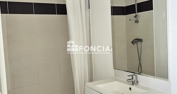 À vendre Immeuble 400 m² - Vienne 38200