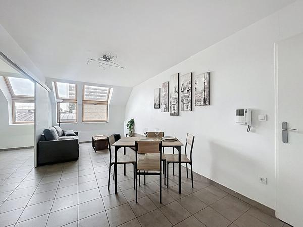 PORTE D'IVRY - A LOUER - 3 PIECES EN PARFAIT ETAT - MEUBLE