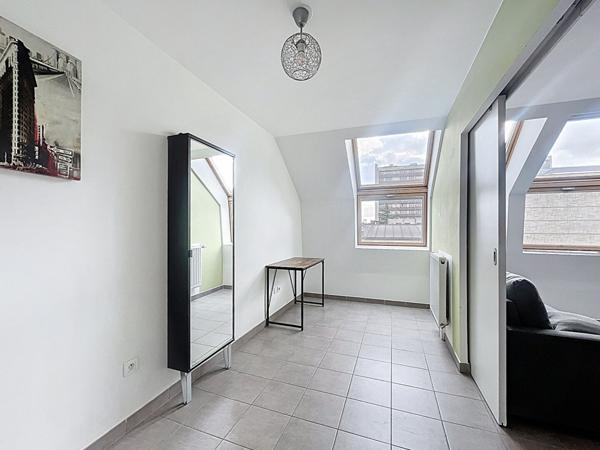 PORTE D'IVRY - A LOUER - 3 PIECES EN PARFAIT ETAT - MEUBLE