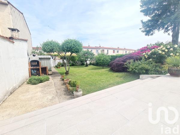 Maison 5 pièces de 111 m² à Aussillon (81200)