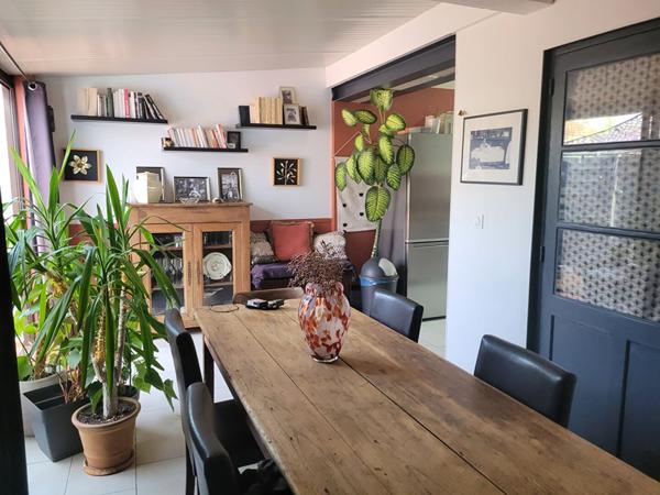 ROCHEFORT secteur calme maison de 93 m² de type 4 avec jardin intimiste