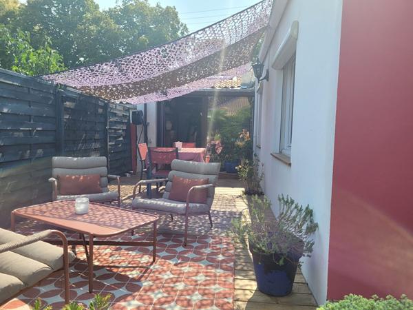 ROCHEFORT secteur calme maison de 93 m² de type 4 avec jardin intimiste