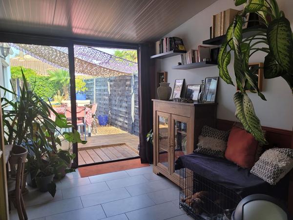 ROCHEFORT secteur calme maison de 93 m² de type 4 avec jardin intimiste