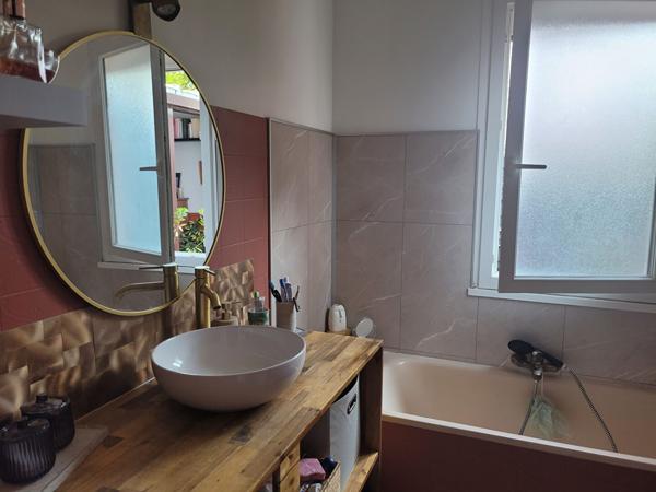 ROCHEFORT secteur calme maison de 93 m² de type 4 avec jardin intimiste