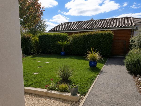 À VENDRE - MAISON 3 CHAMBRES AVEC JARDIN, GARAGE ET PARKING